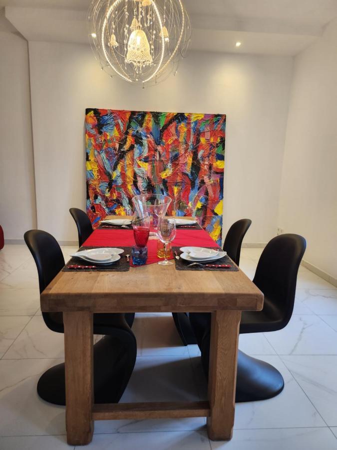 Maison Face A L'Abbaye D'Hautvillers - 2 Bedrooms 2 Bathrooms, Parking ภายนอก รูปภาพ
