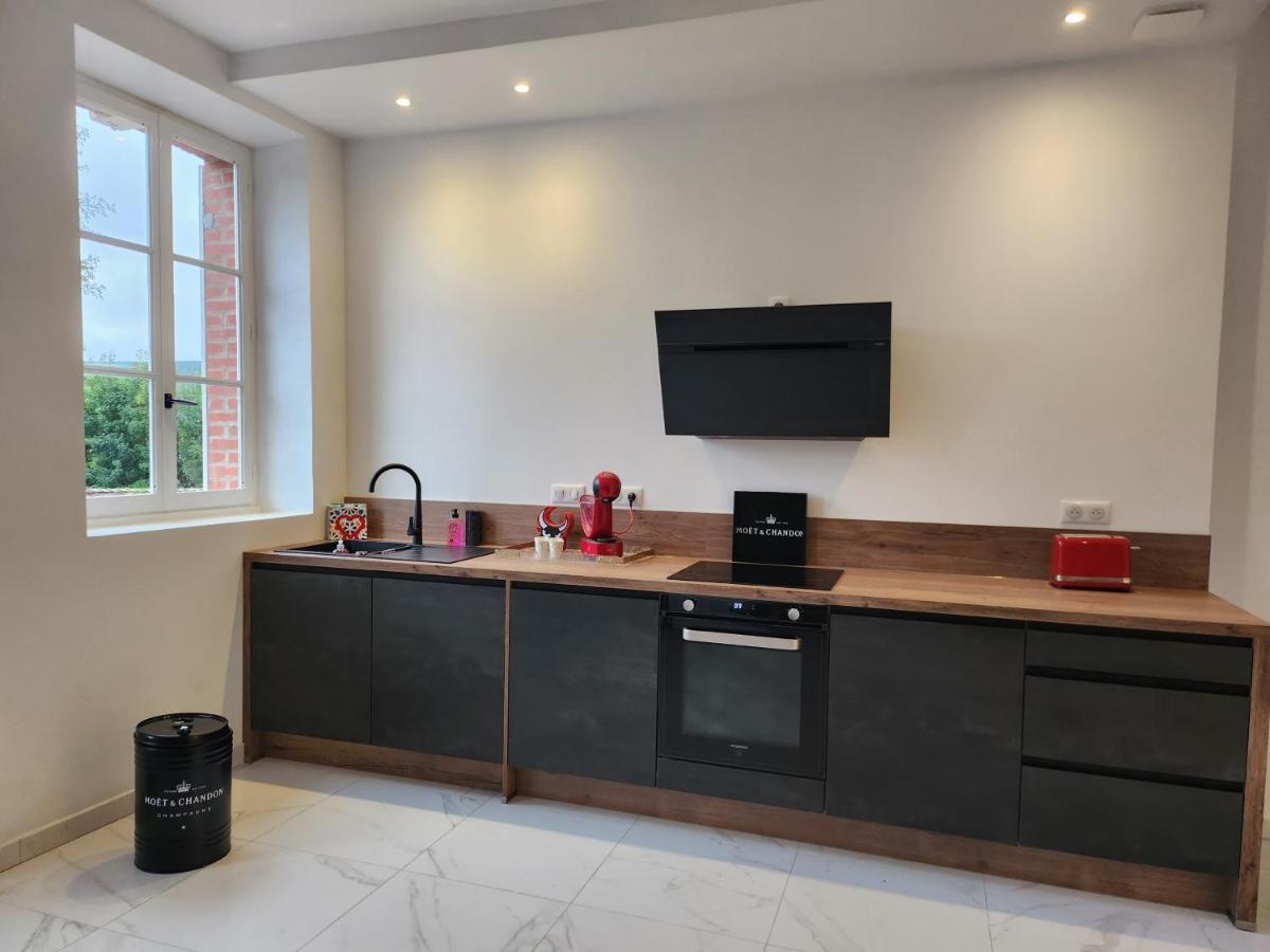 Maison Face A L'Abbaye D'Hautvillers - 2 Bedrooms 2 Bathrooms, Parking ภายนอก รูปภาพ